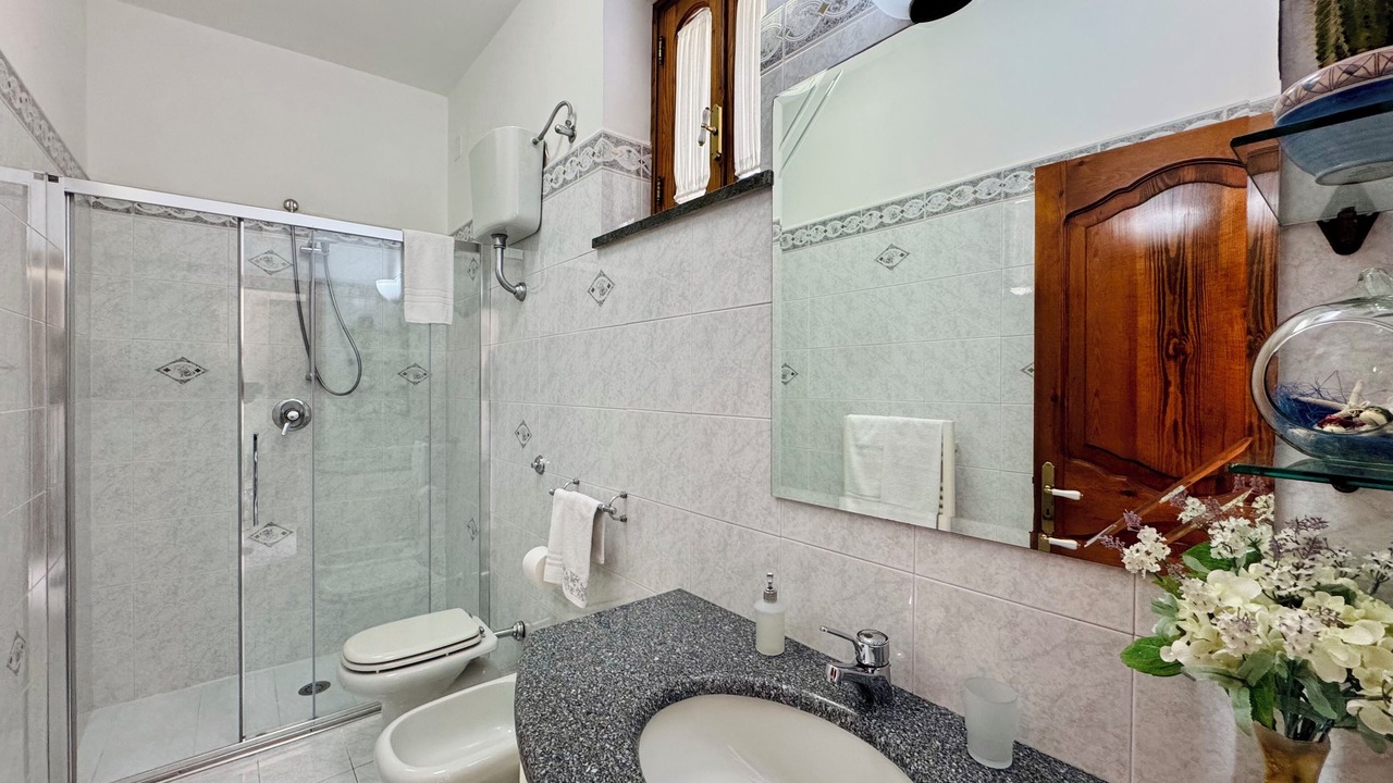 Photo of Bathroom in Montepertuso
