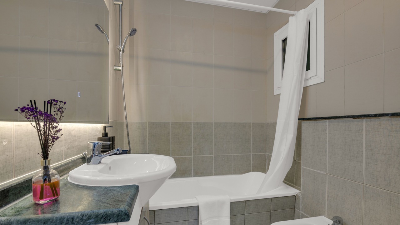 Photo of Bathroom in Jumeirah Lake Towers