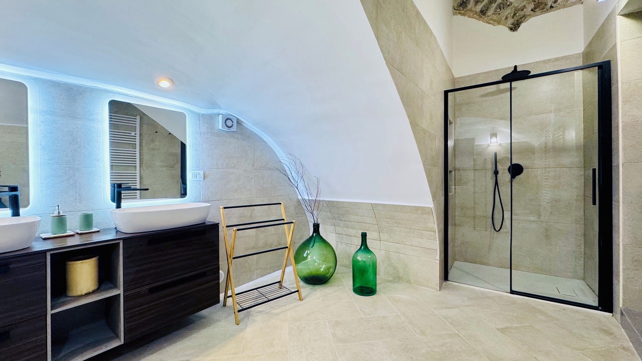 Photo of Bathroom in Meta
