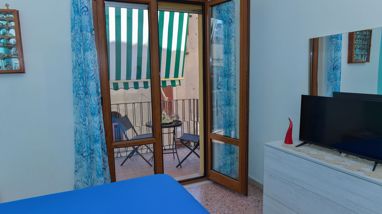 Photo of Patio Balcony in Meta