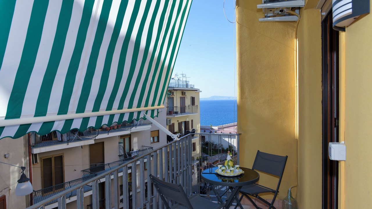 Photo of Patio Balcony in Meta