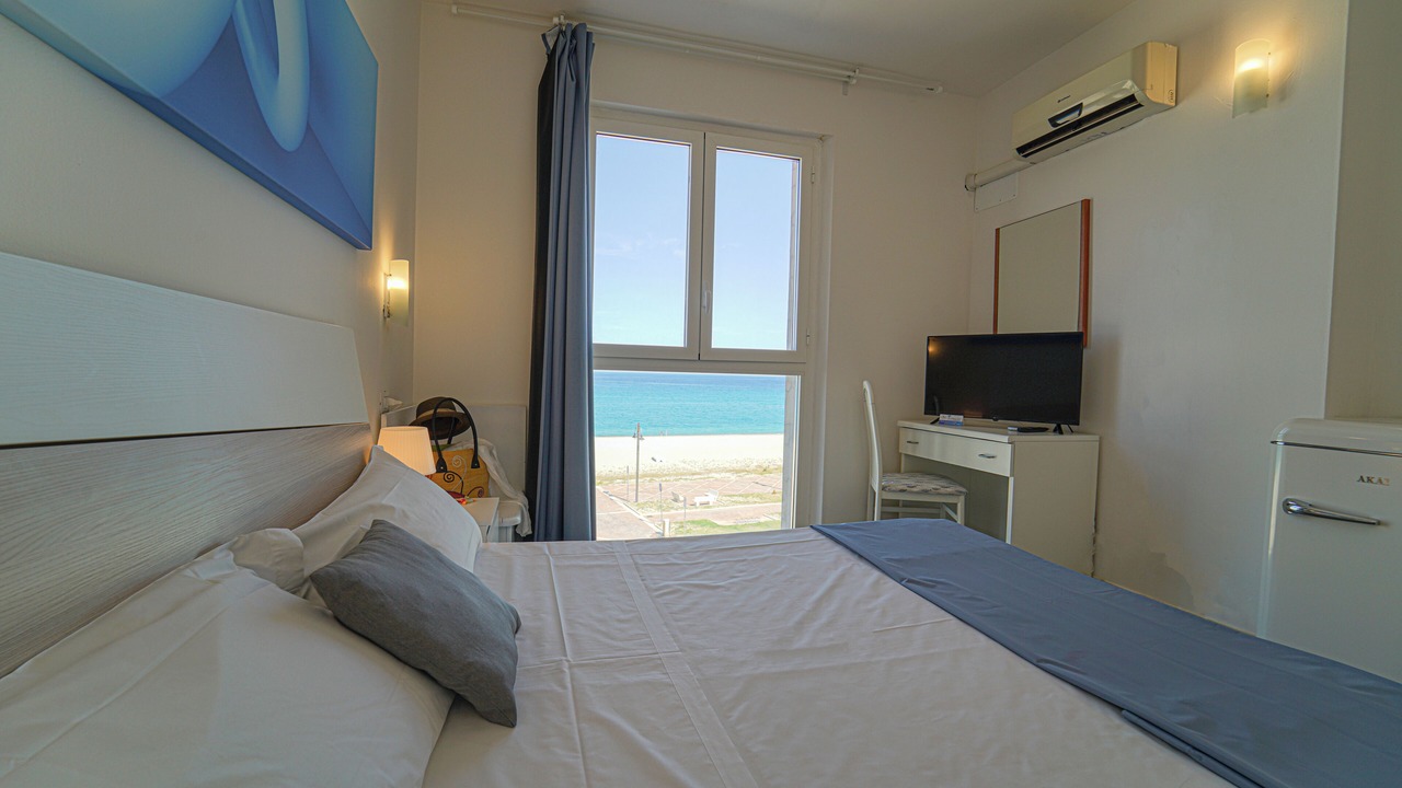 Photo of Bedroom in Marina di Davoli