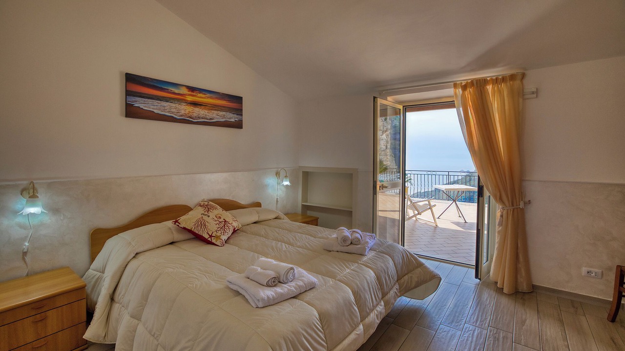 Photo of Bedroom in Furore