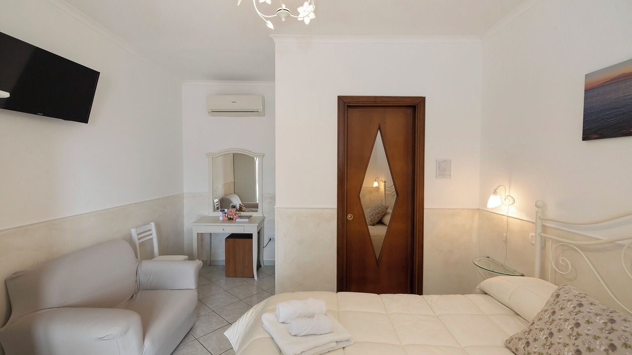 Photo of Bedroom in Furore