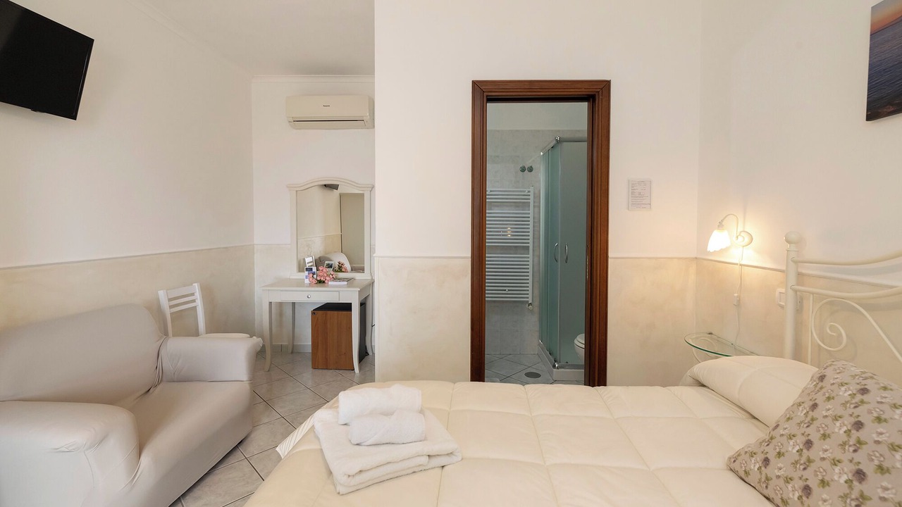 Photo of Bedroom in Furore