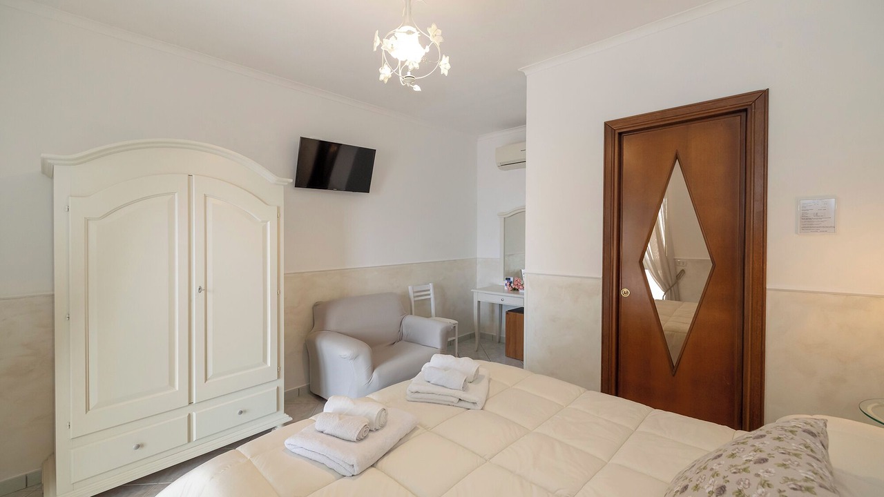 Photo of Bedroom in Furore