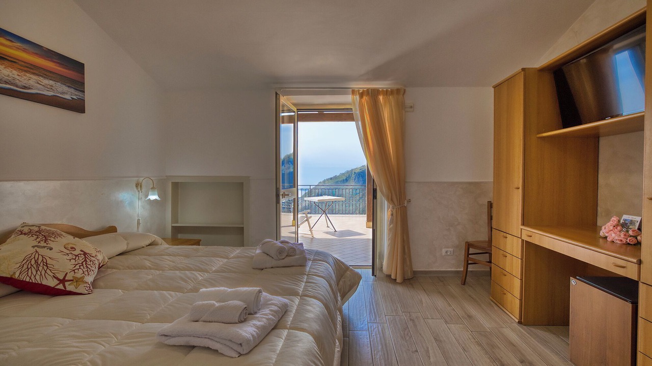 Photo of Bedroom in Furore