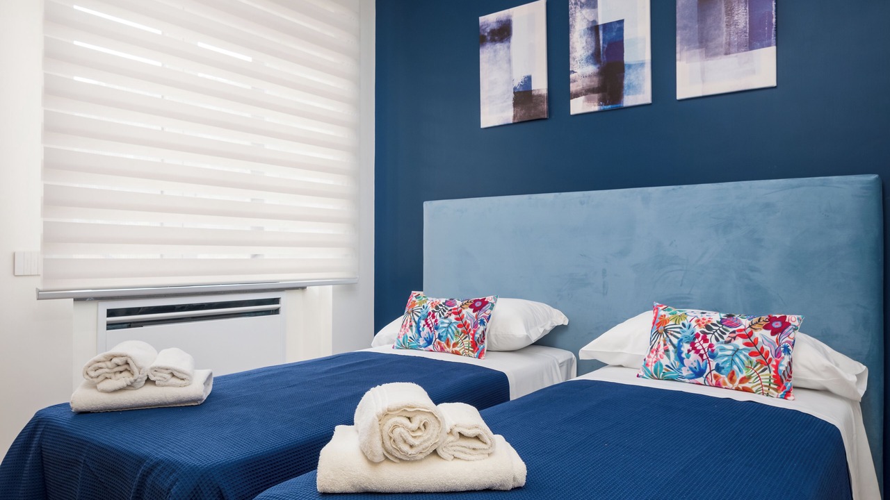 Photo of Bedroom in Meta