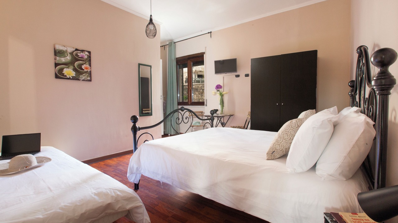 Photo of Bedroom in Torre del Greco