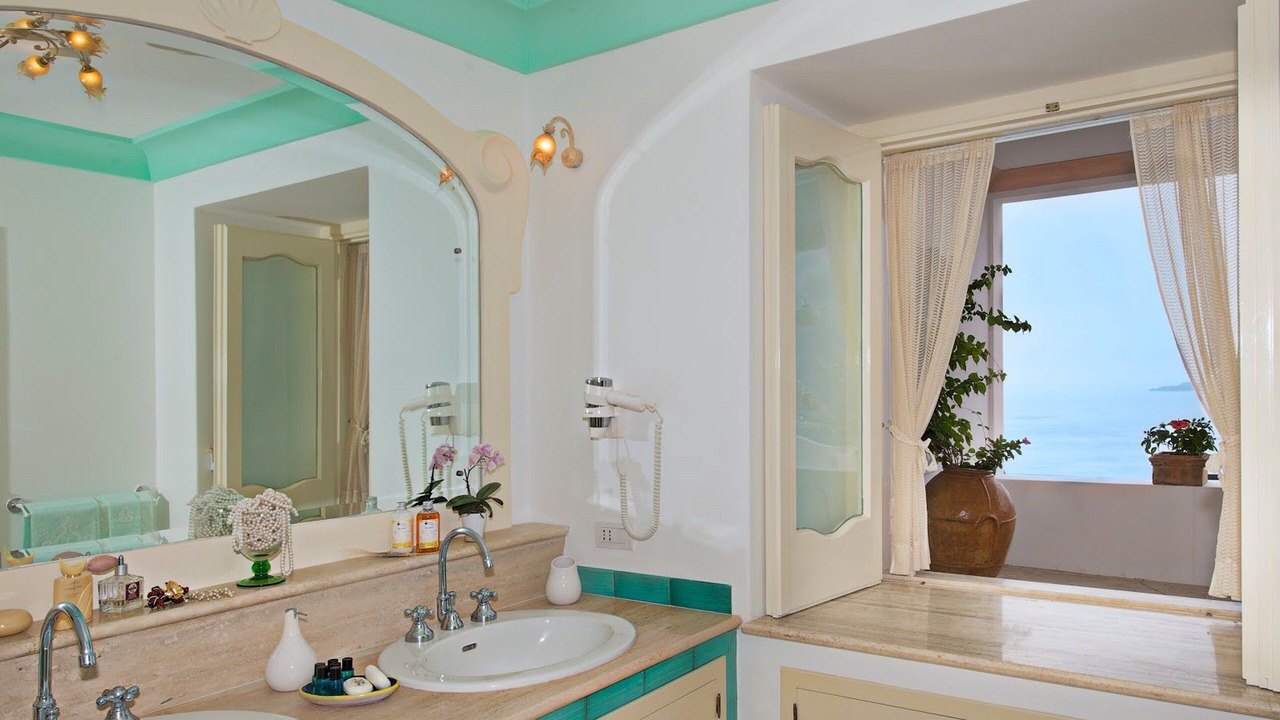 Photo of Bathroom in Laurito