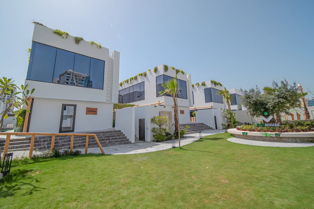 Photo of Outdoor in Al Barsha 1