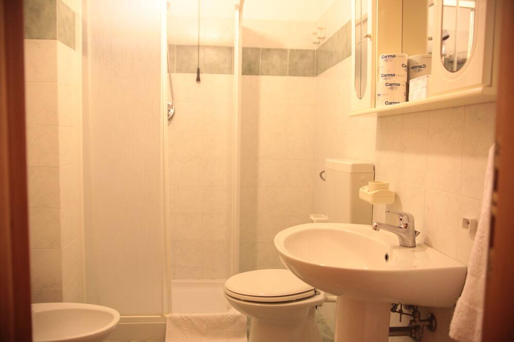 Photo of Bathroom in Gasponi