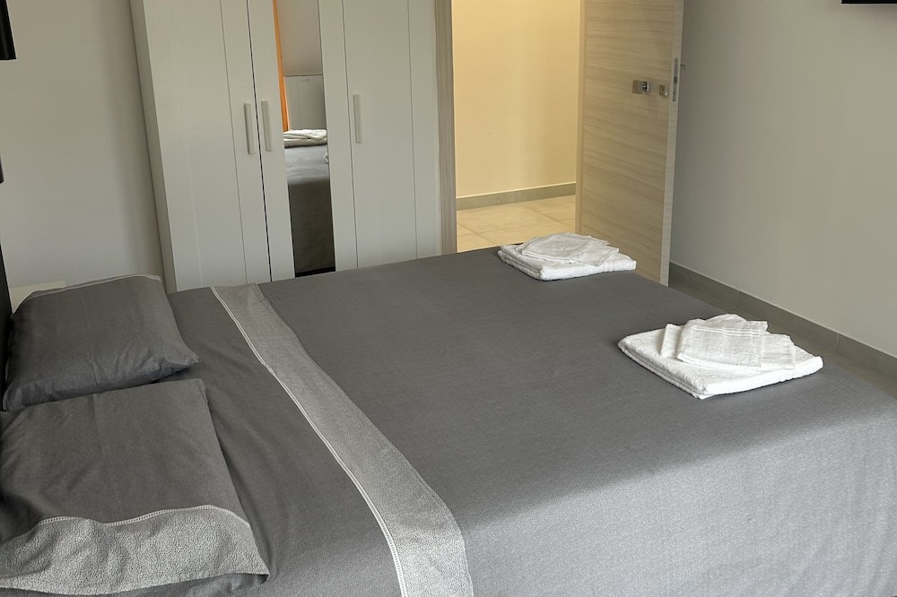 Photo of Bedroom in Nola
