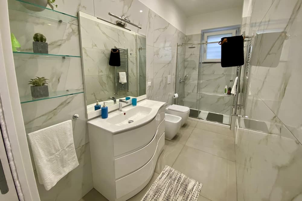 Photo of Bathroom in Frattamaggiore