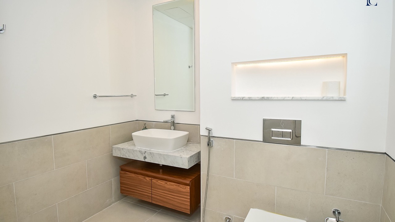 Photo of Bathroom in Umm Suqeim 3