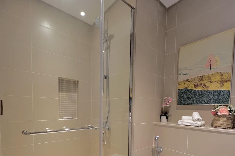 Photo of Bathroom in Jabal Ali 2