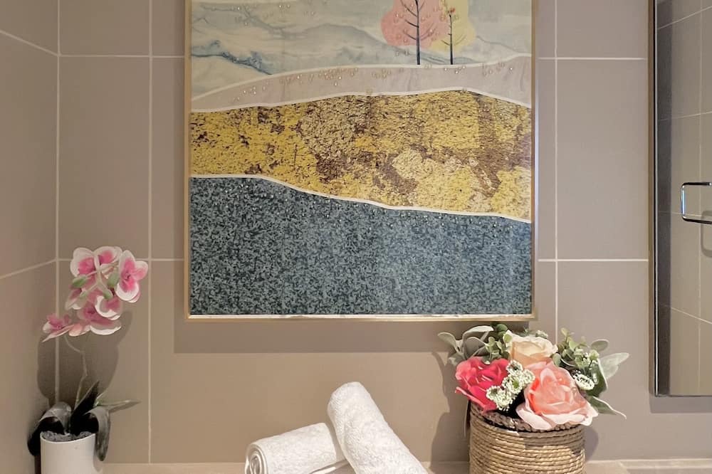 Photo of Bathroom in Jabal Ali 2