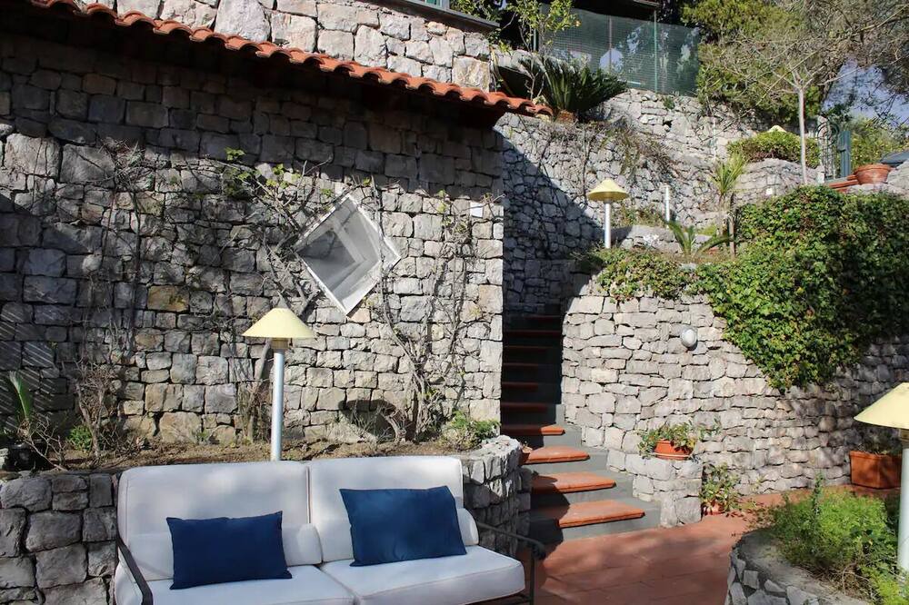 Photo of Patio Balcony in Sirenuse