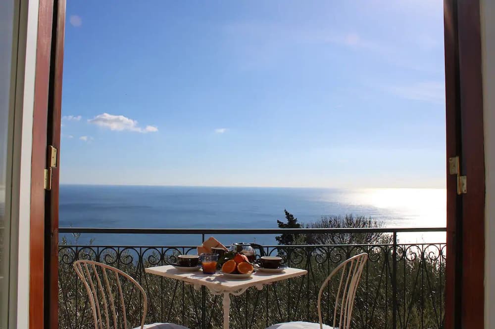 Photo of Outdoor in Sirenuse