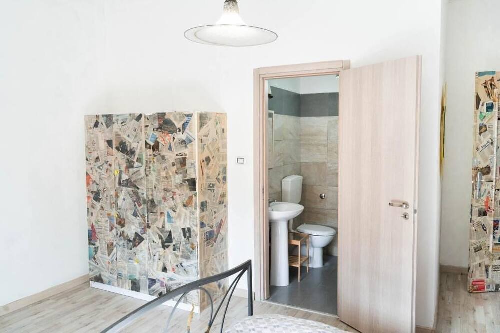 Photo of Bathroom in Secondigliano