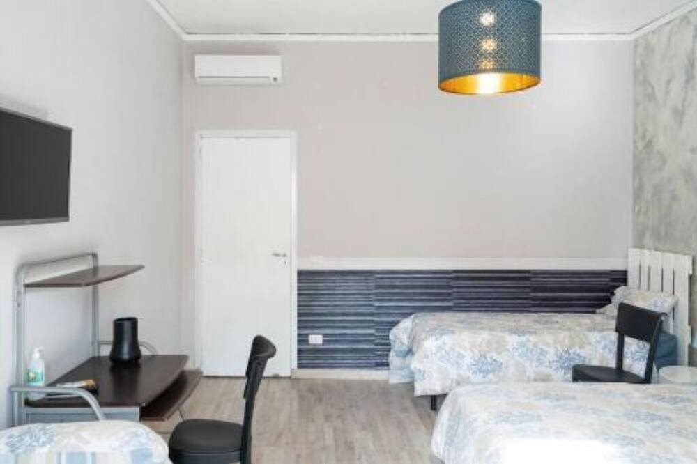 Photo of Bedroom in Secondigliano