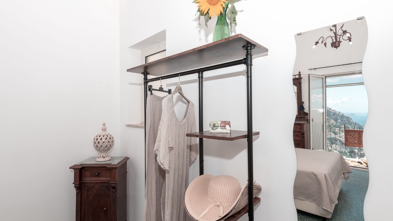 Photo of Bedroom in Montepertuso