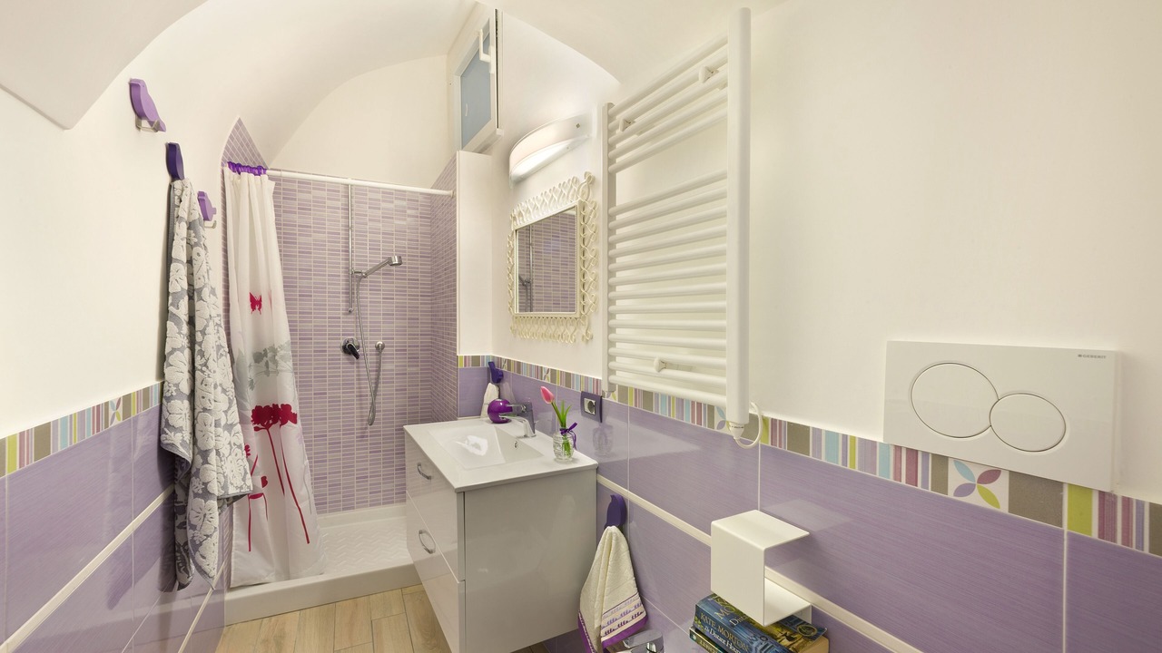 Photo of Bathroom in Meta