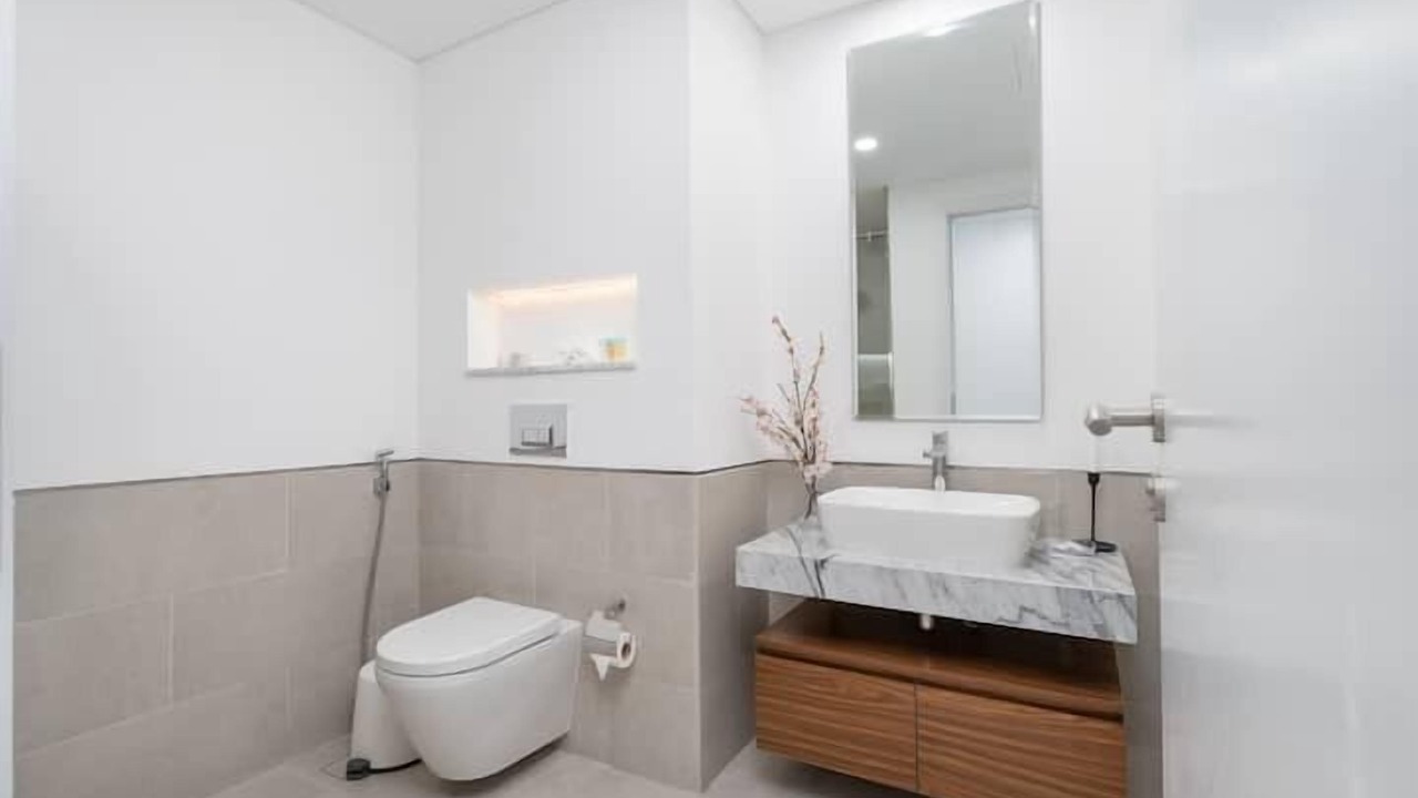 Photo of Bathroom in Umm Suqeim 3