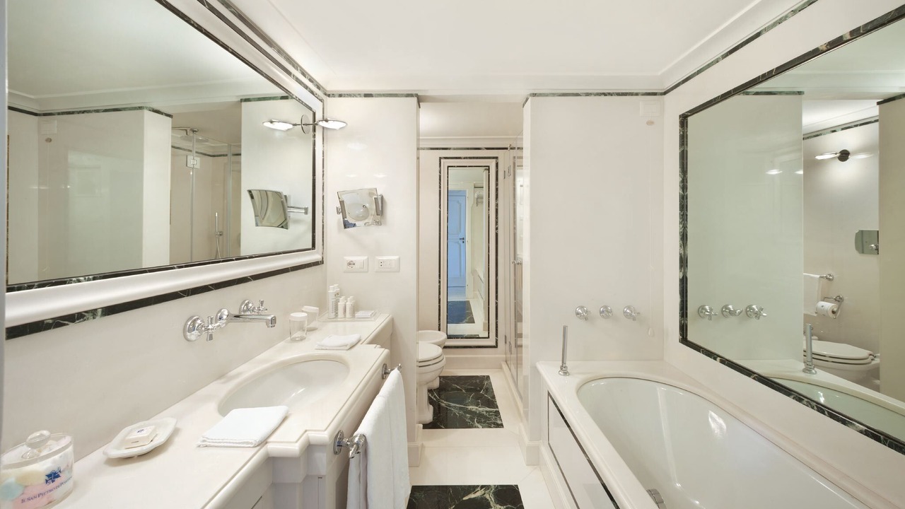 Photo of Bathroom in Laurito