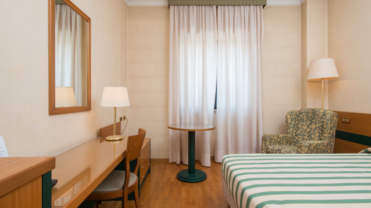 Photo of Bedroom in Roges