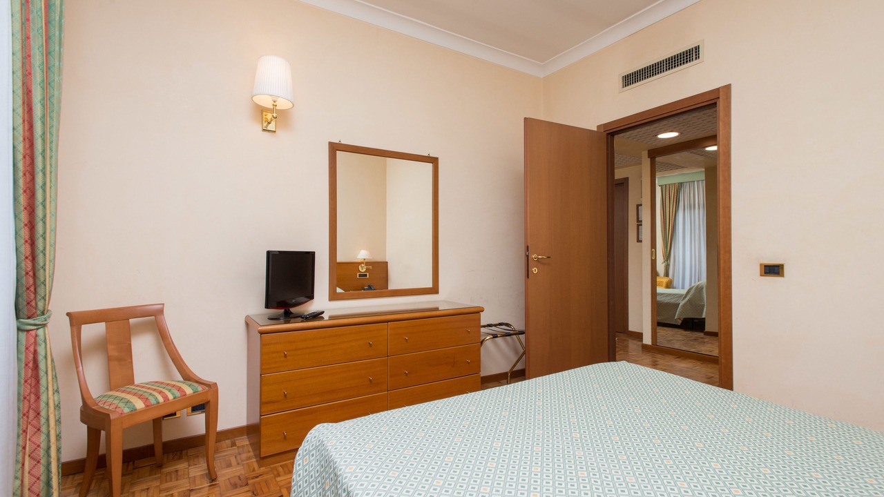 Photo of Bedroom in Roges