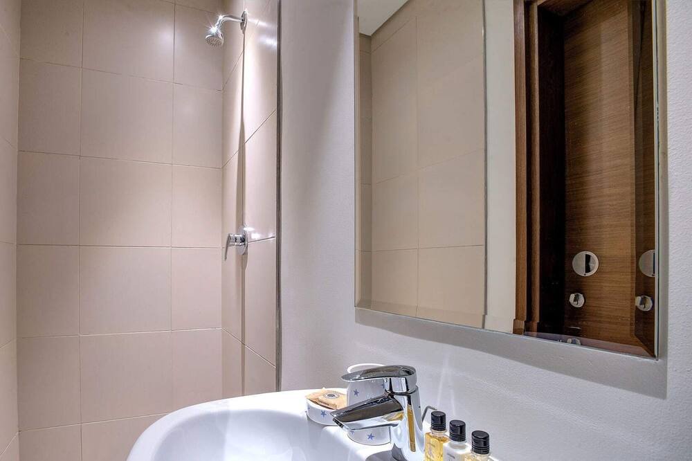 Photo of Bathroom in Jumeira 3