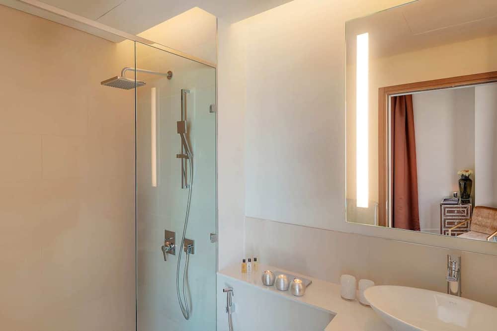 Photo of Bathroom in Jumeira 3