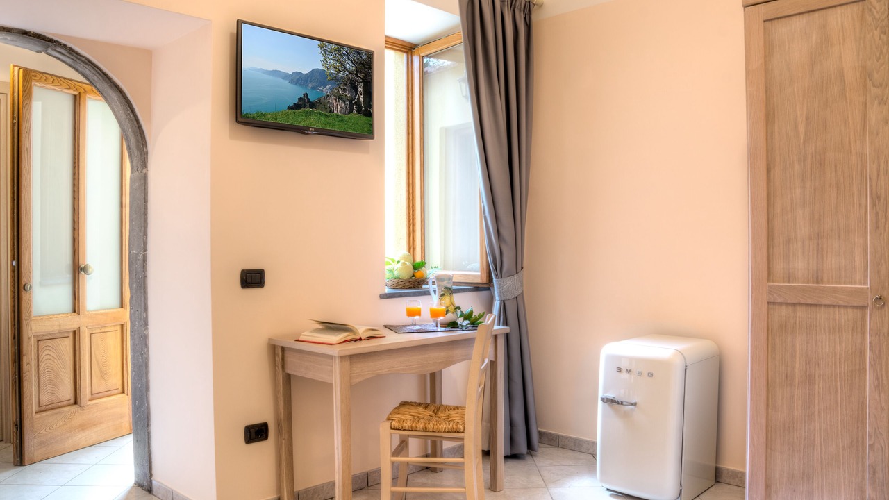 Photo of Bedroom in Meta