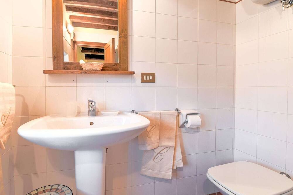 Photo of Bathroom in Monterchi