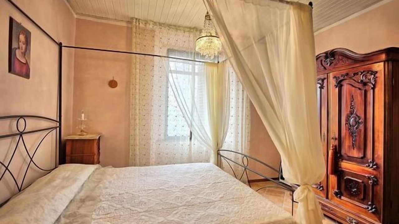 Photo of Bedroom in Arezzo