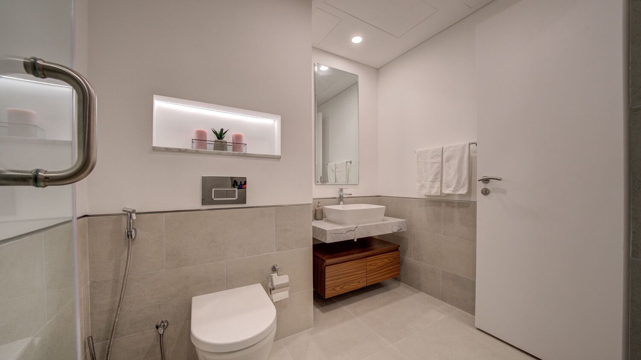 Photo of Bathroom in Umm Suqeim 3