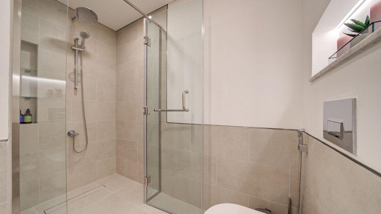 Photo of Bathroom in Umm Suqeim 3