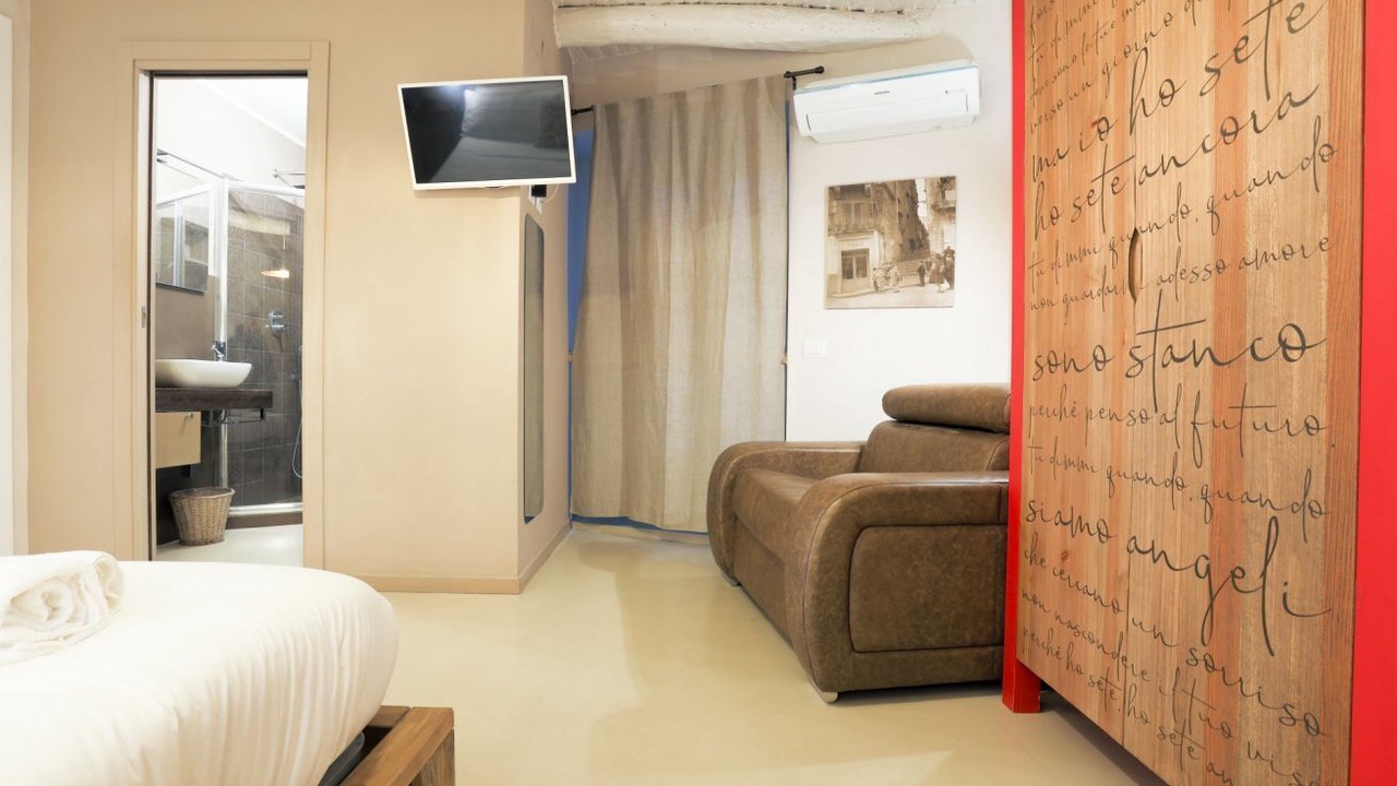 Photo of Bedroom in Naples City Centre