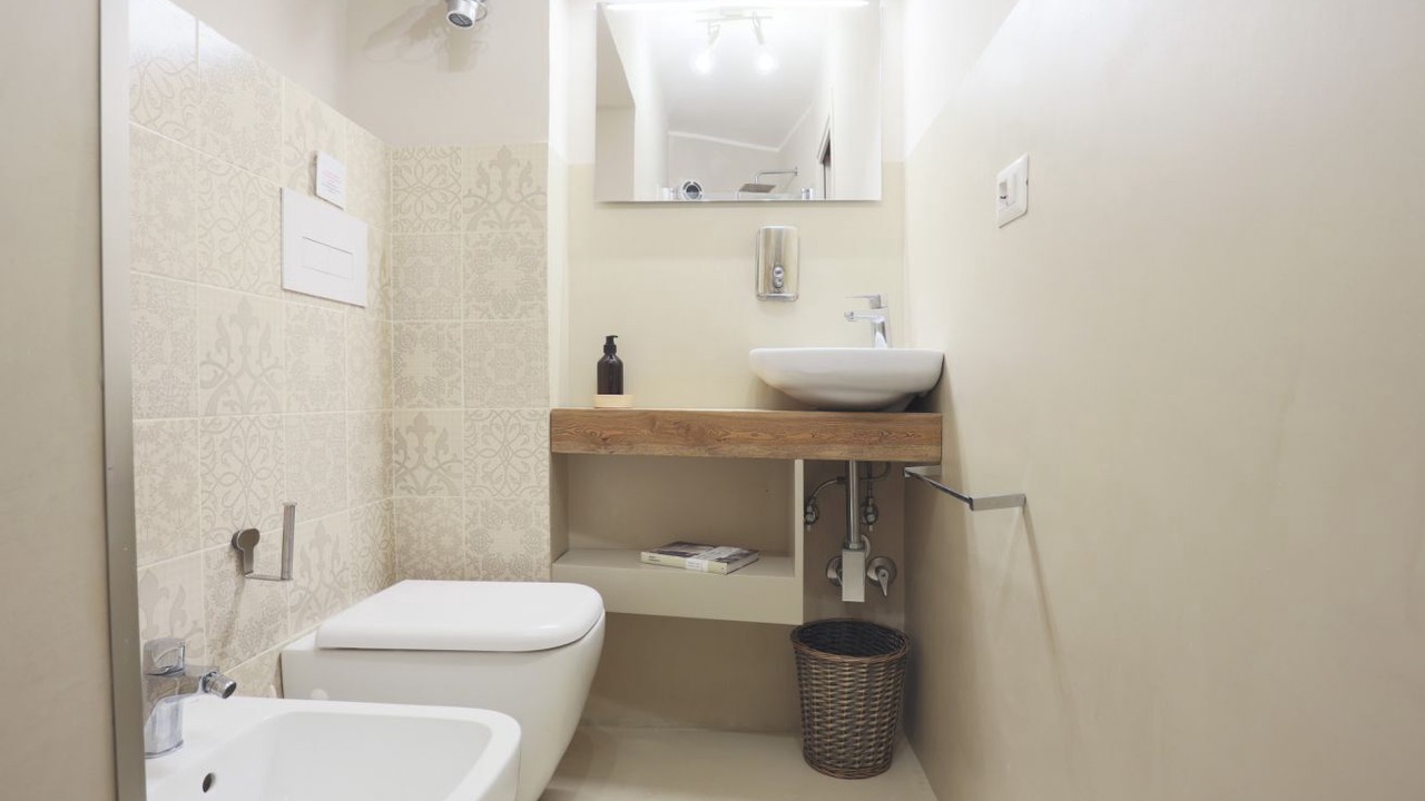 Photo of Bathroom in Naples City Centre