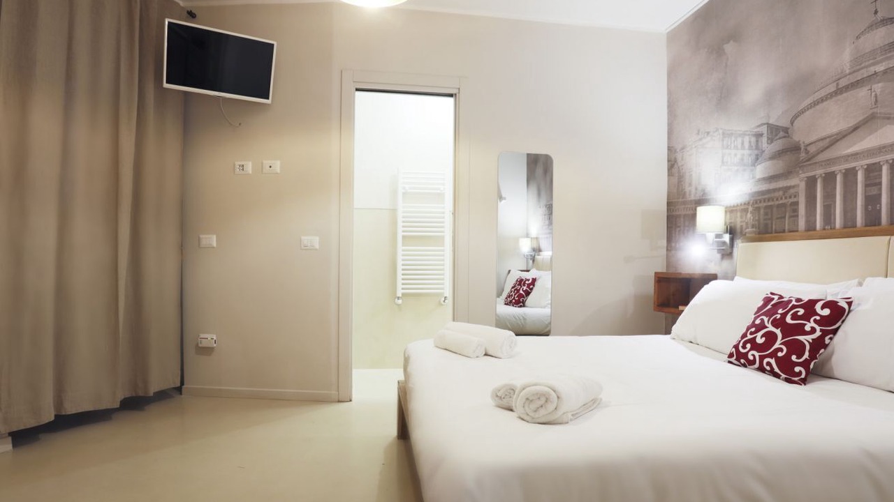 Photo of Bedroom in Naples City Centre