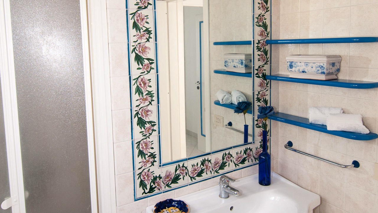 Photo of Bathroom in Sirenuse