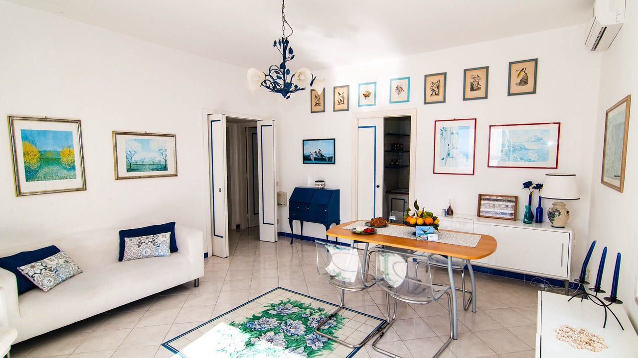 Photo of Livingroom in Sirenuse