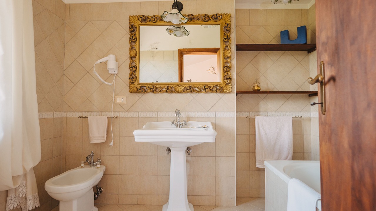 Photo of Bathroom in Stipes
