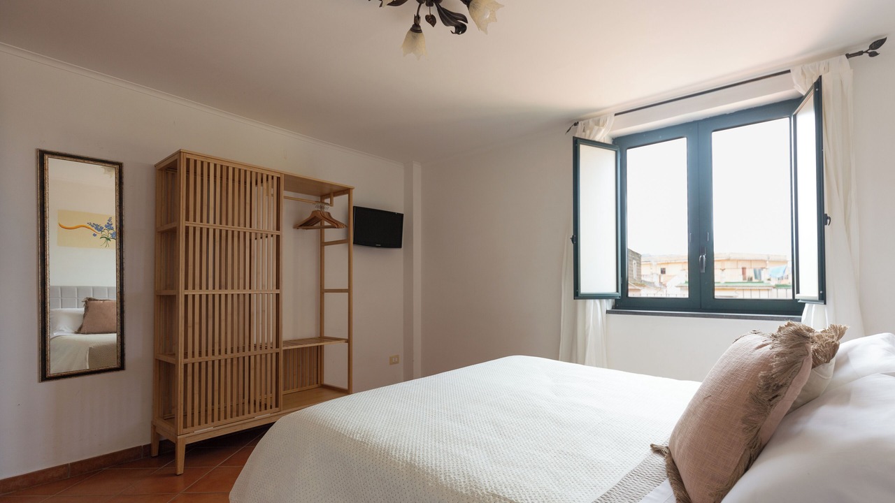 Photo of Bedroom in Meta