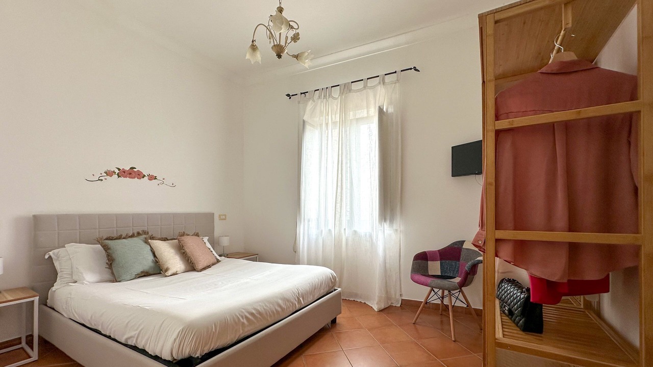 Photo of Bedroom in Meta