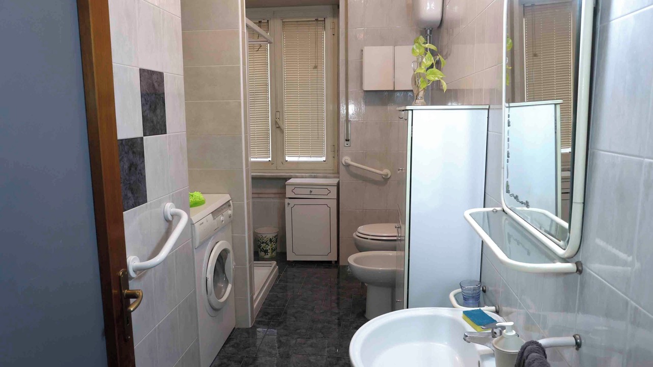 Photo of Bathroom in Portici