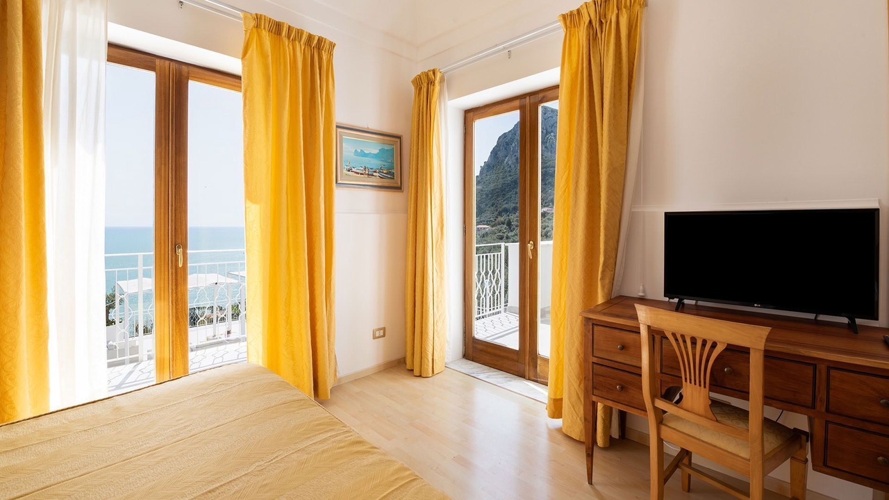 Photo of Bedroom in Sirenuse
