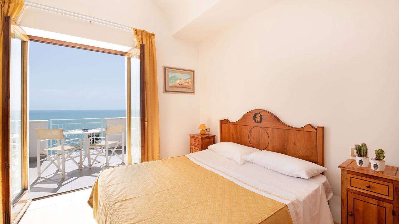 Photo of Bedroom in Sirenuse