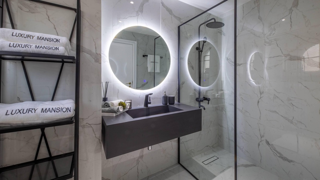 Photo of Bathroom in Palm Jumeirah